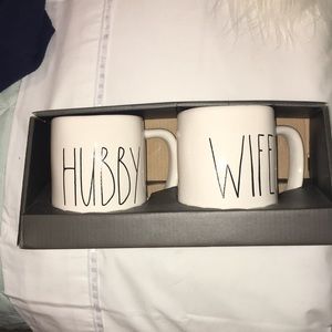 Rae Dunn Mug Set